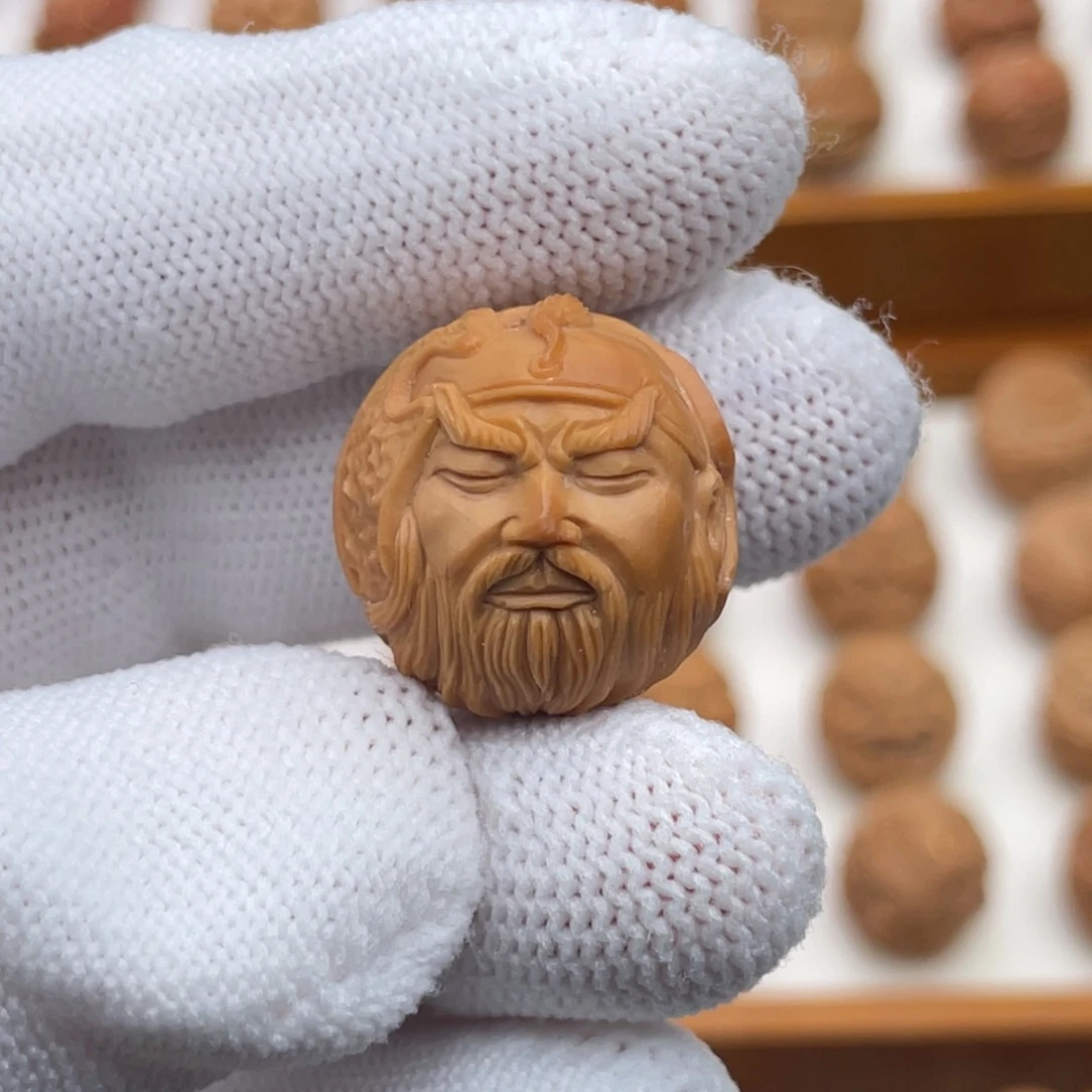 文玩核桃吊坠?****李猴头核桃雕刻微瑕