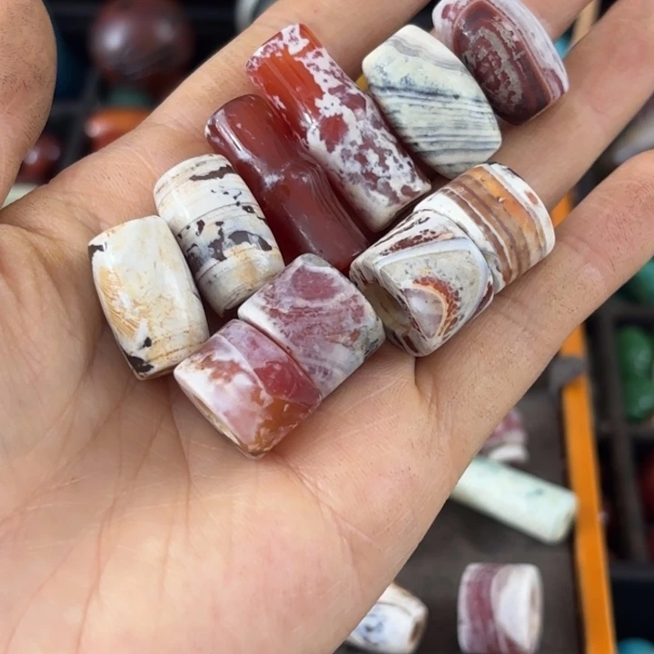 玩***）玛瑙/玉髓颈饰未镶嵌