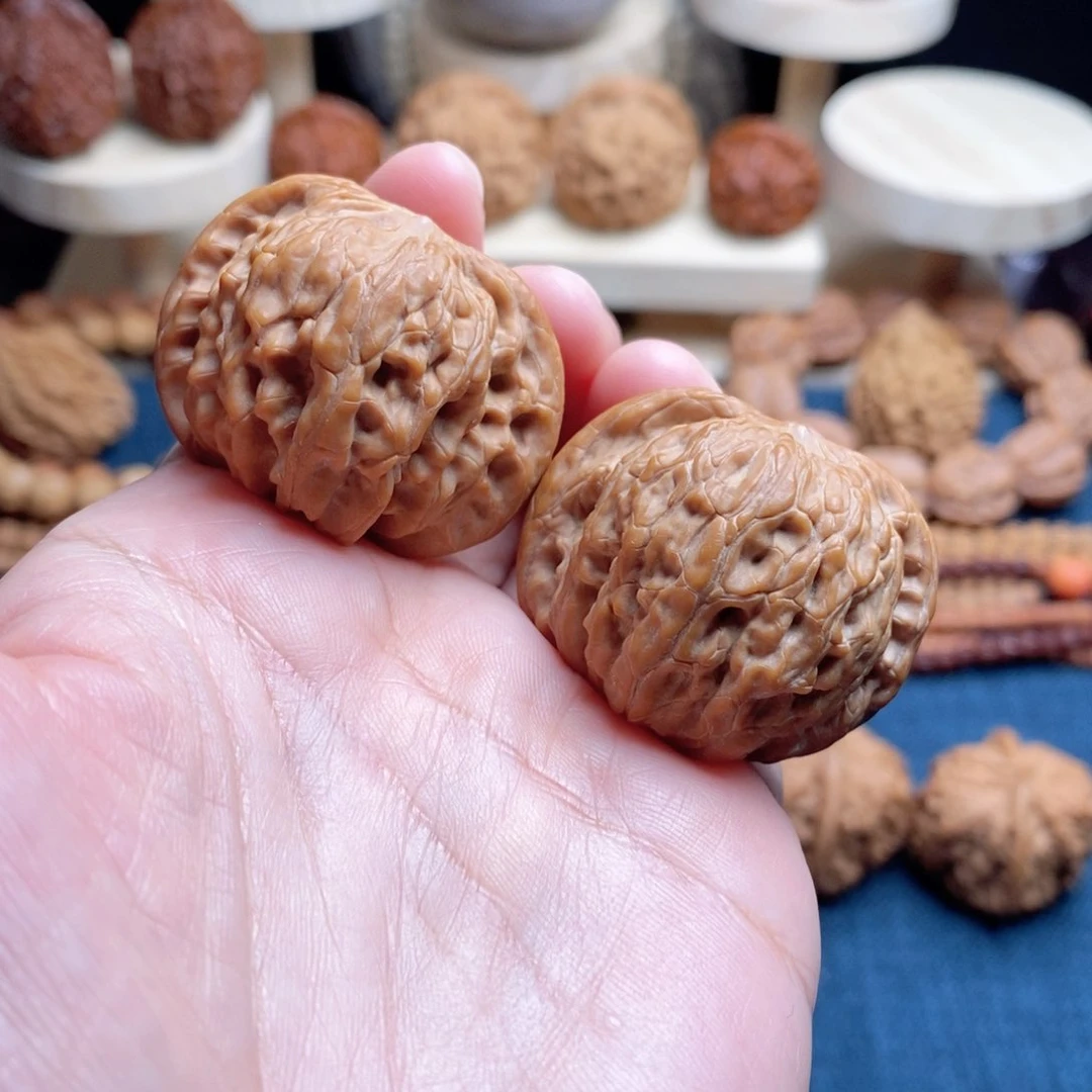 吊坠桃核磨盘狮子头38