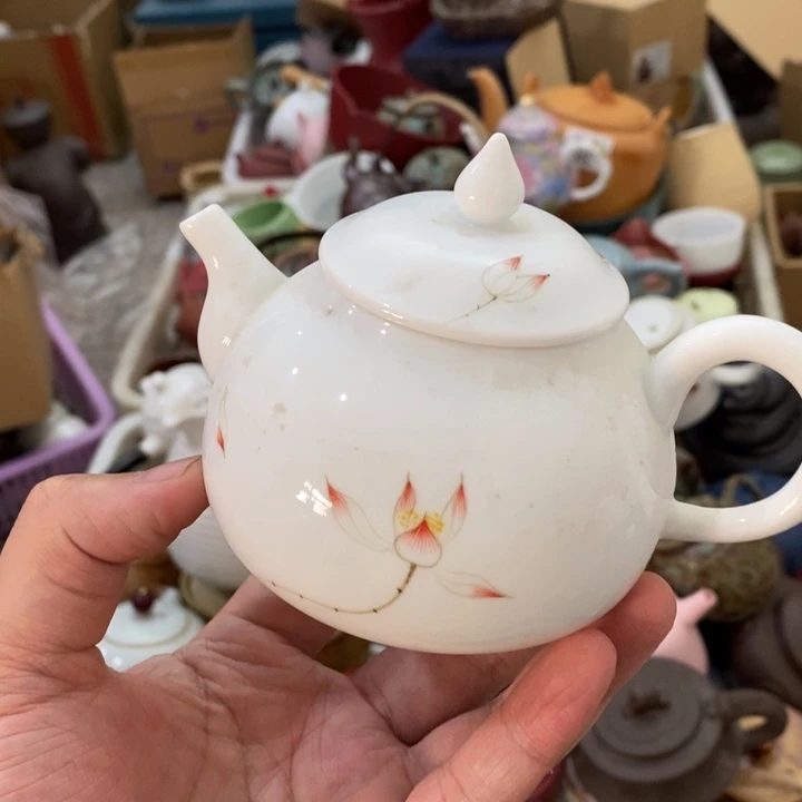 陶瓷艺术品及陶瓷壶