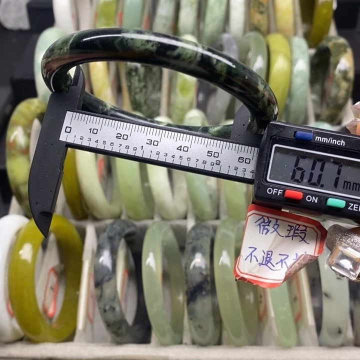 蛇纹石玉手镯3未镶嵌