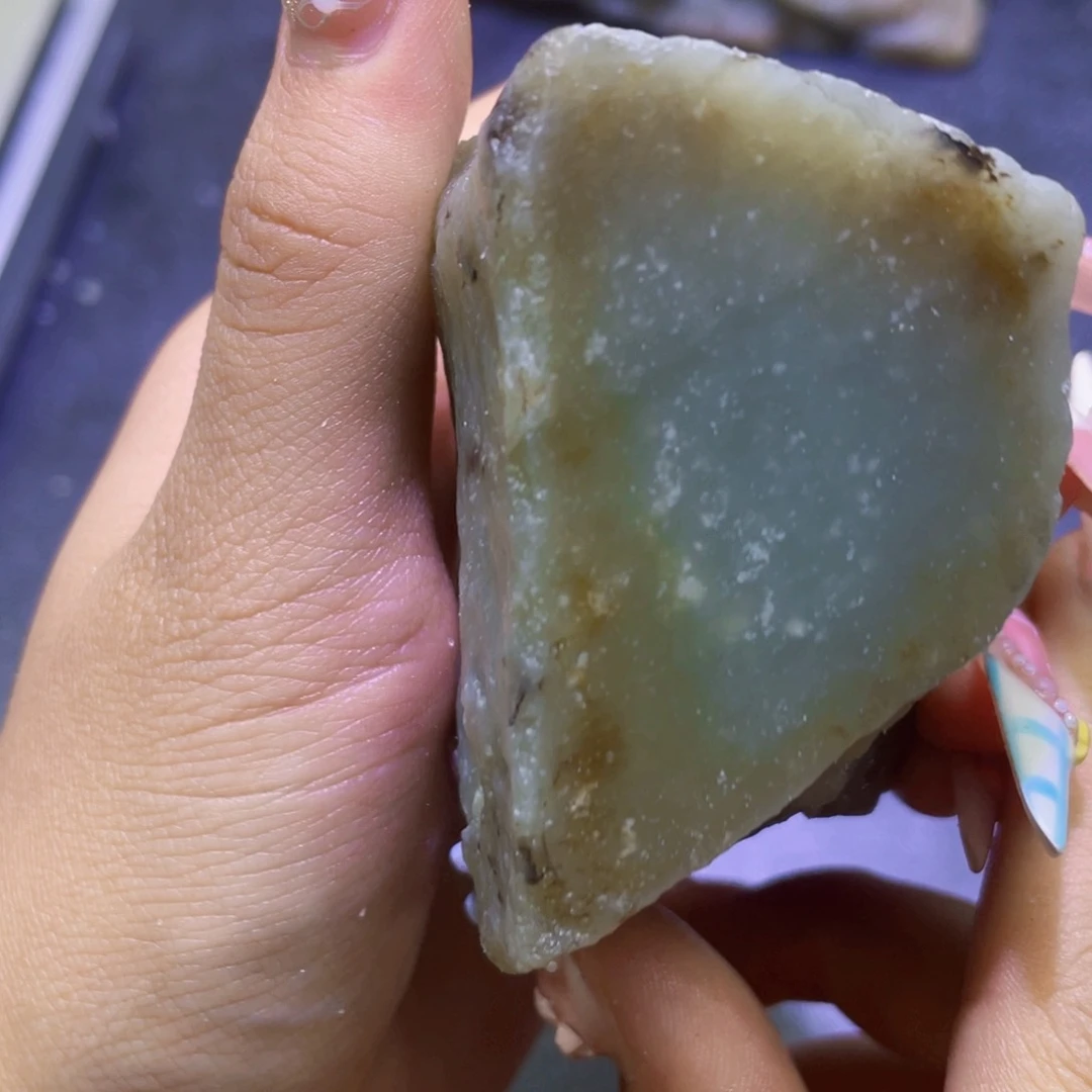未镶嵌和田玉（糖玉）珠宝半成品