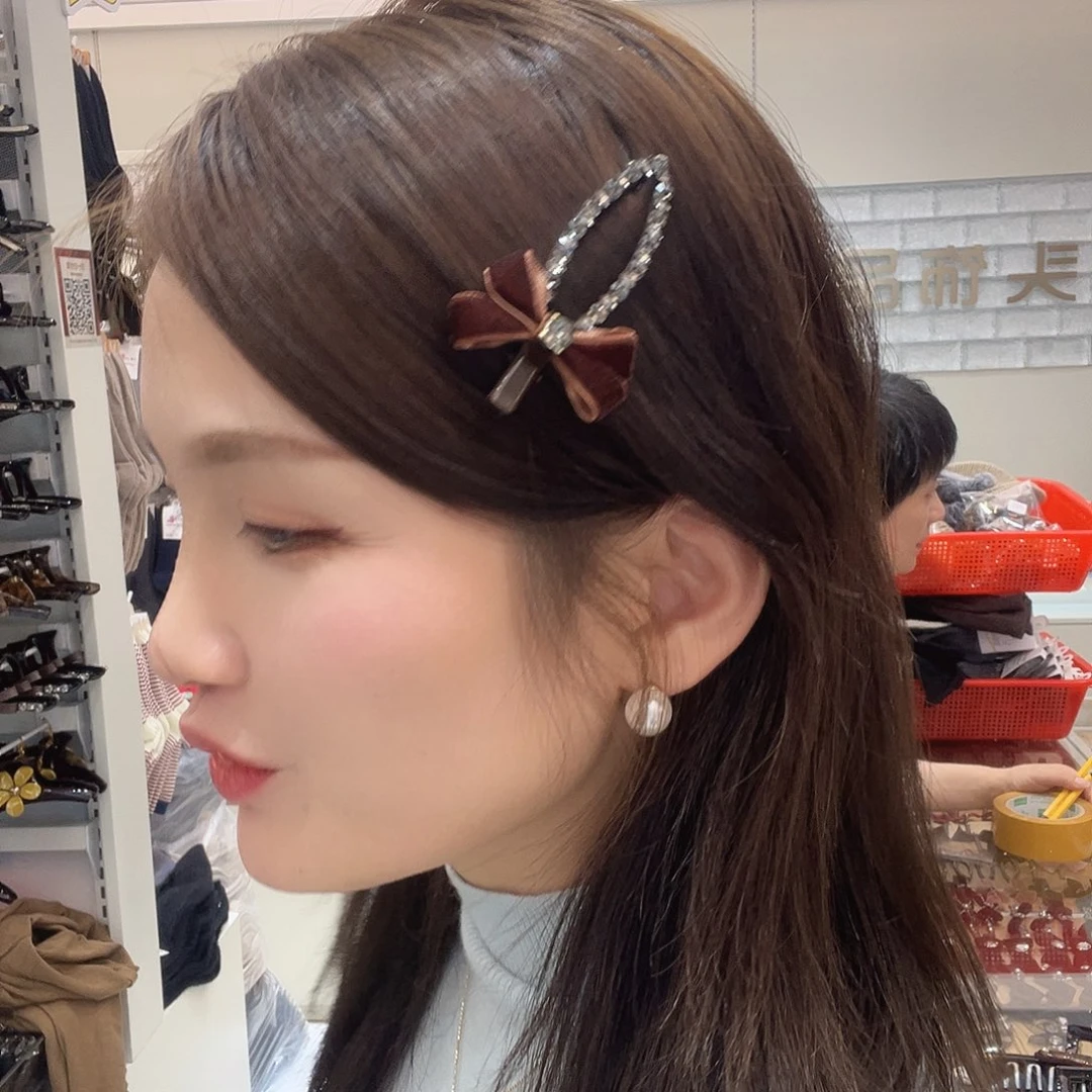 布艺非金属咖丝绒蝴蝶结带钻压夹一只