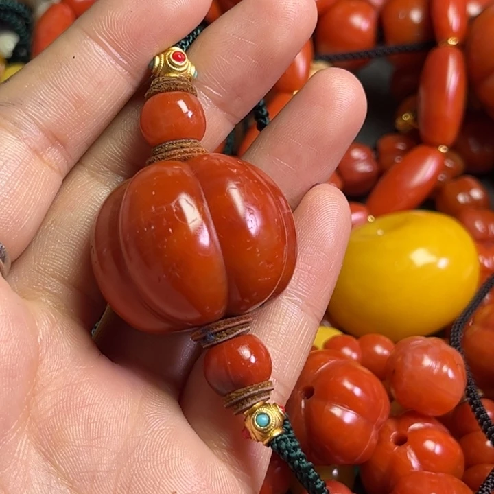 颈饰琉璃吉*天琉璃……………..