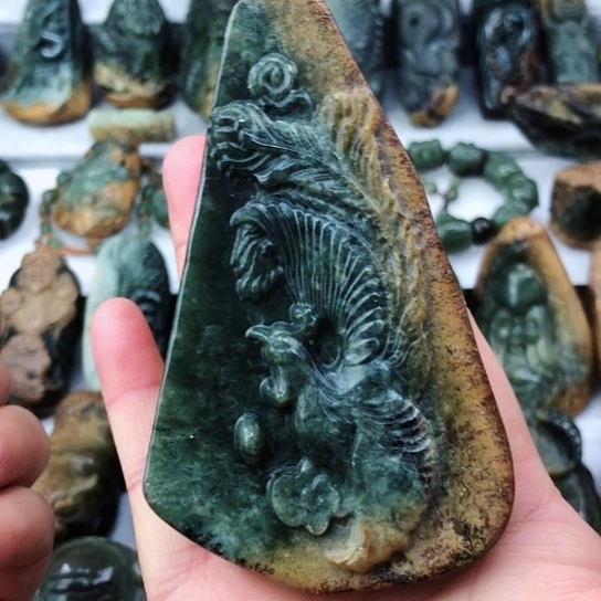 未镶嵌岫岩河磨玉（透闪石质玉）把件