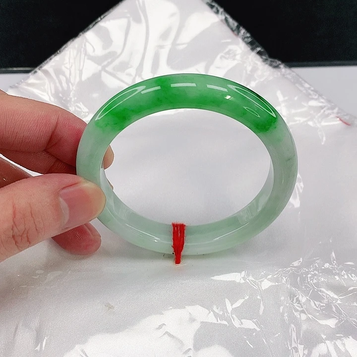 翡翠未镶嵌手镯圈53.8。19051