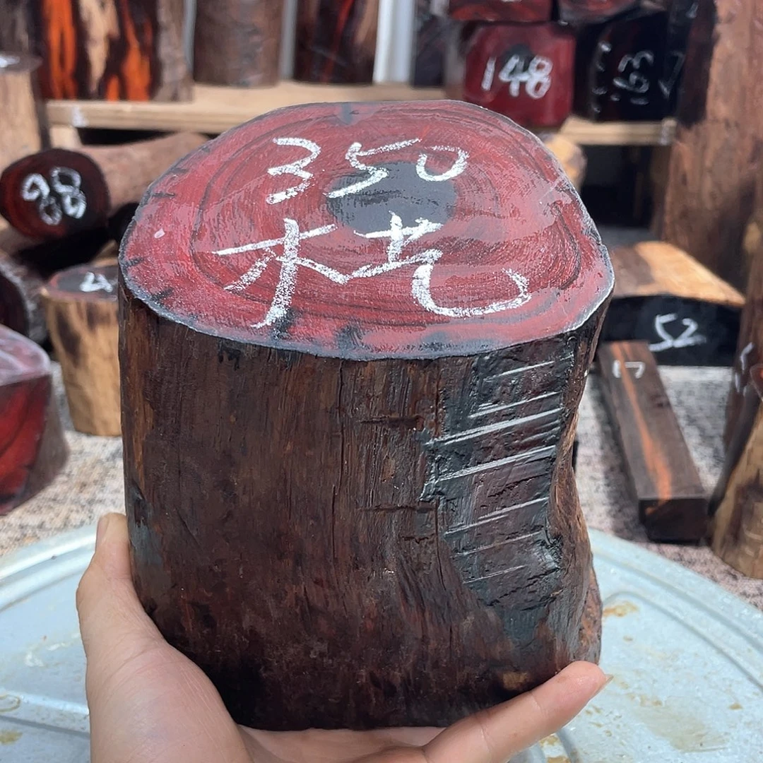 交趾黄檀（大红酸枝）