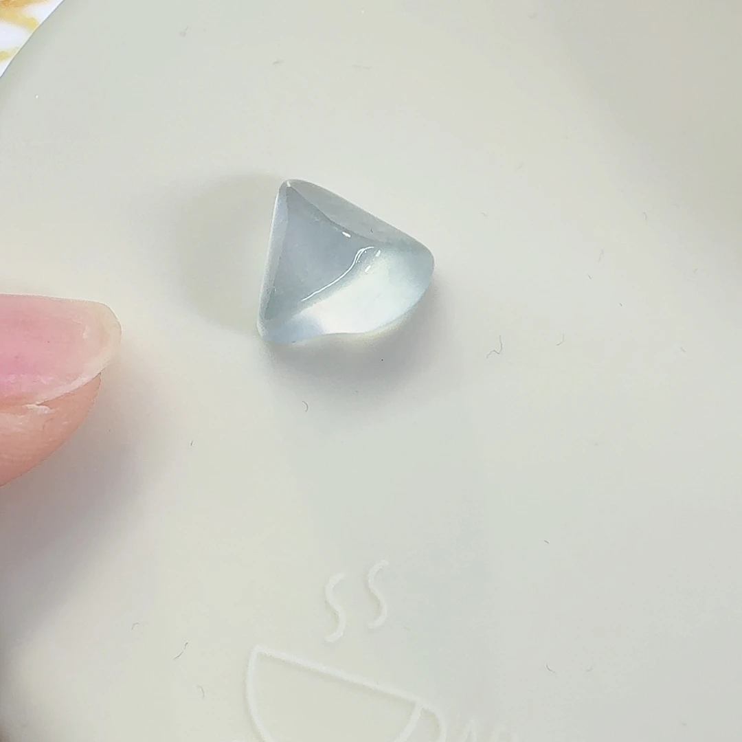 翡翠颈饰未镶嵌随形