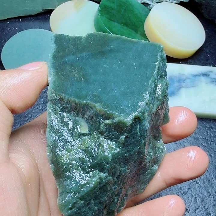 和田玉（糖玉）未镶嵌珠宝奇石
