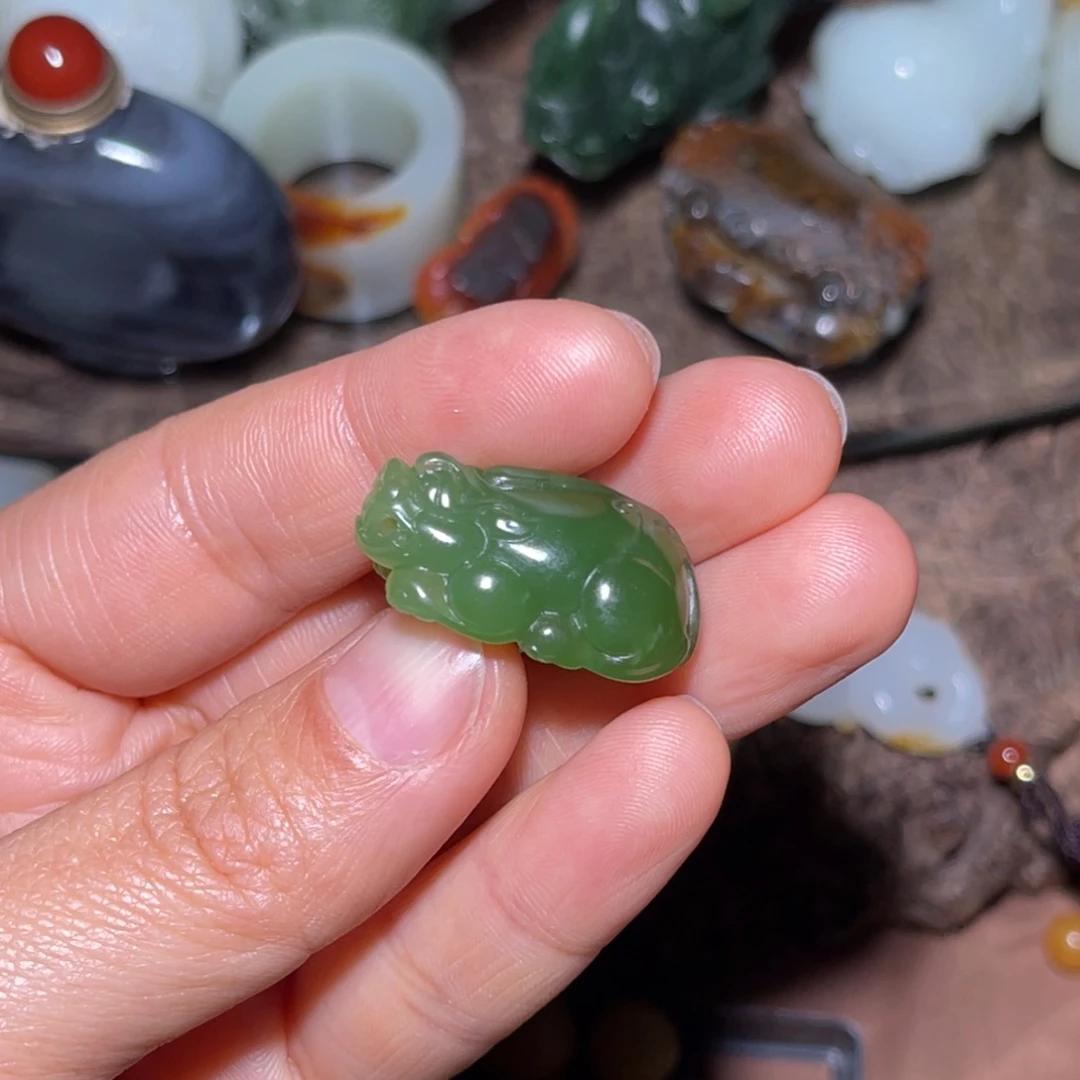 和田玉未镶嵌车挂