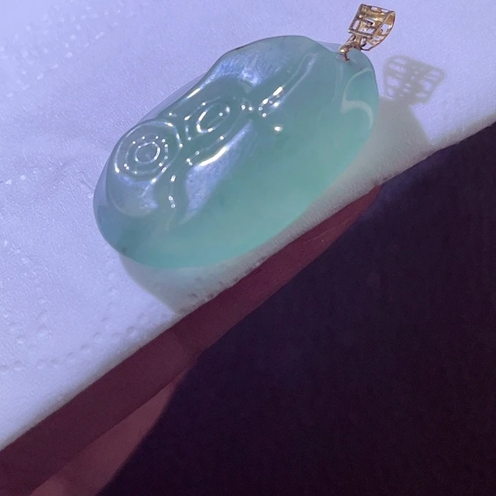 翡翠18K金镶嵌颈饰翡翠