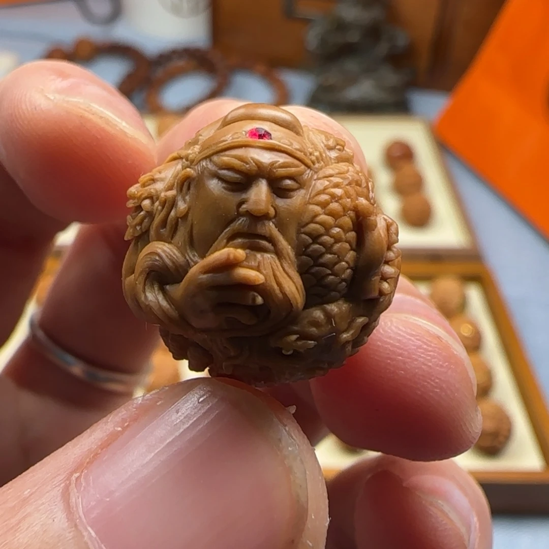 温***吊坠猴头核桃关羽