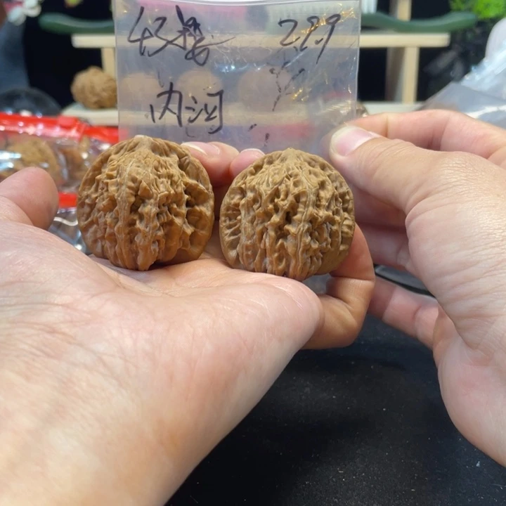 文玩核桃把件内*43四座楼