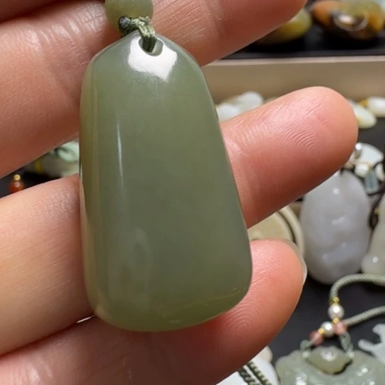 和田玉（糖玉）未镶嵌颈饰