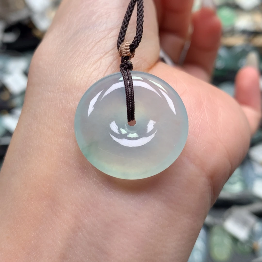 翡翠颈饰未镶嵌扣子