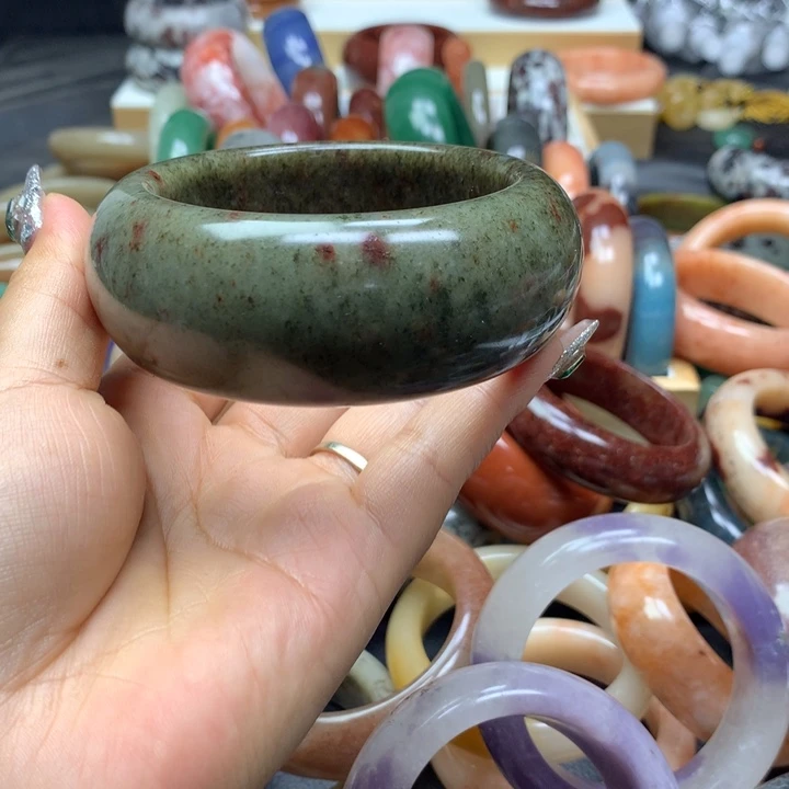 未镶嵌手镯石英质玉?****花