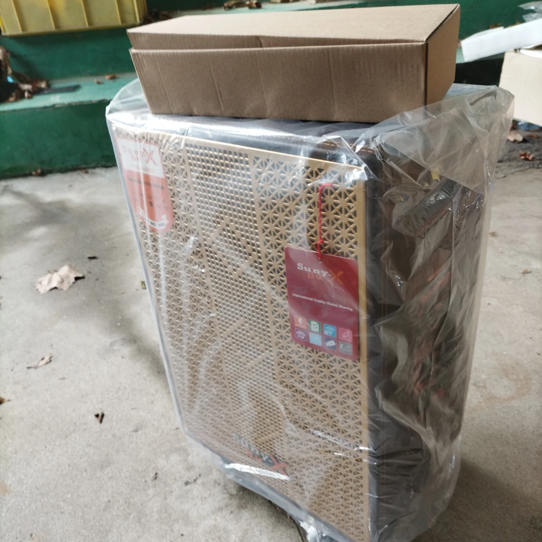 8新  10寸3分频手提音箱一个电池不保包邮