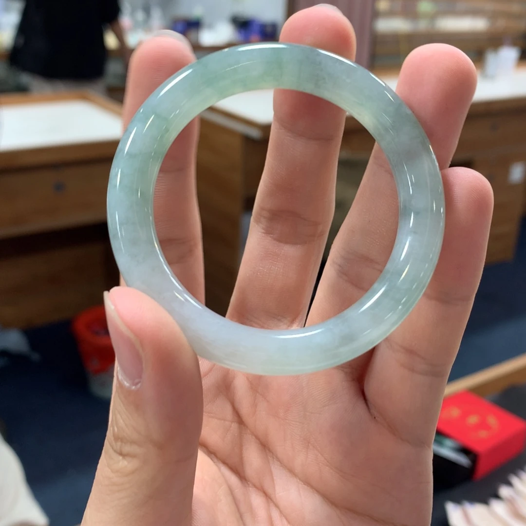翡翠未镶嵌手镯买断不退
