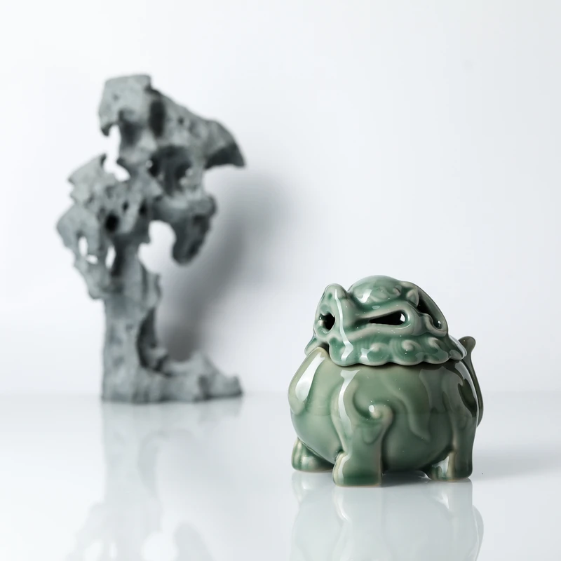 狻猊香炉 长8.5宽10高10.5CM 51240701-04