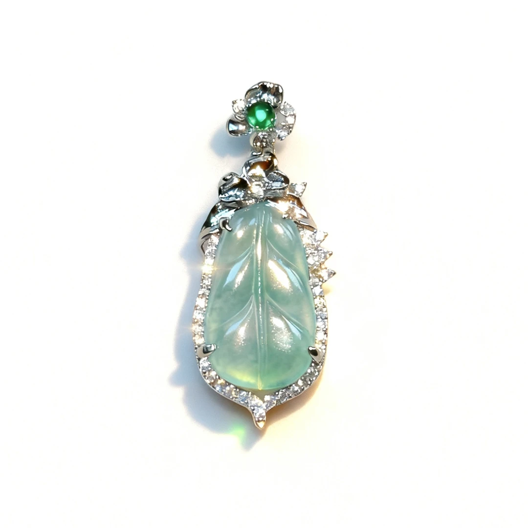 V83天然A货翡翠玉叶吊坠