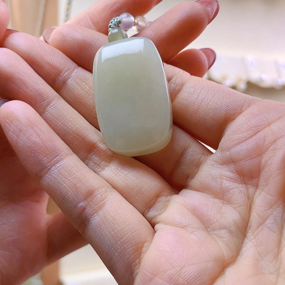 和田玉吊坠(赠链)未镶嵌萌*哈