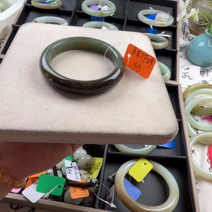 未镶嵌手镯和田玉玲珑美镯54.9