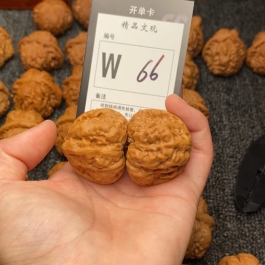 吊坠桃核我是第一百38