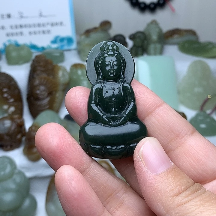 和田玉未镶嵌颈饰