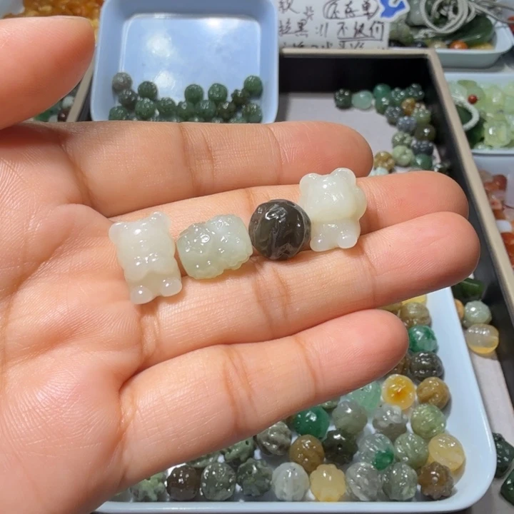 和田玉未镶嵌珠宝半成品六*哈