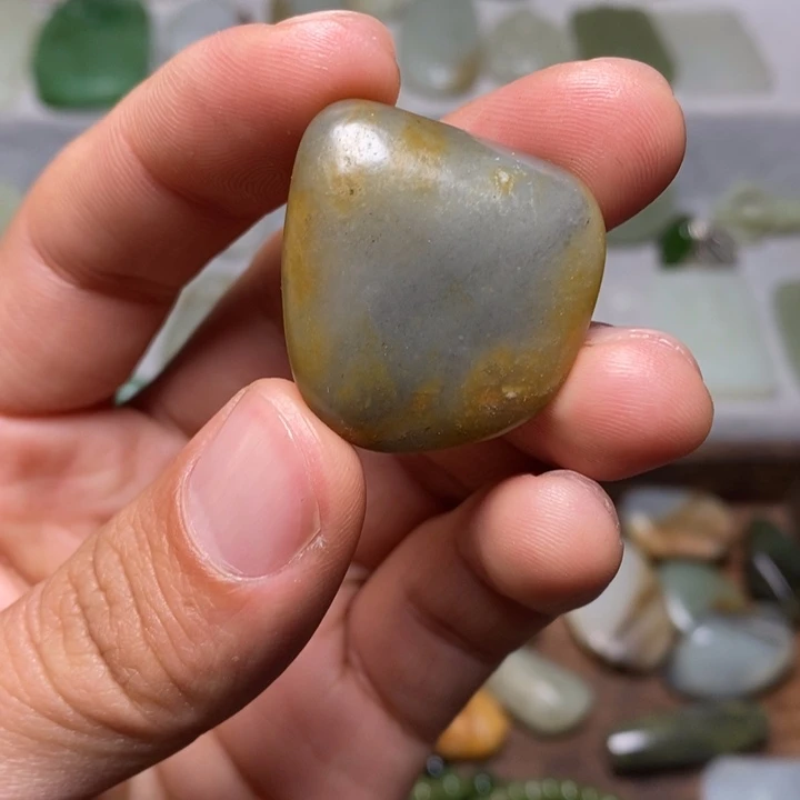 和田玉原石籽玉未镶嵌