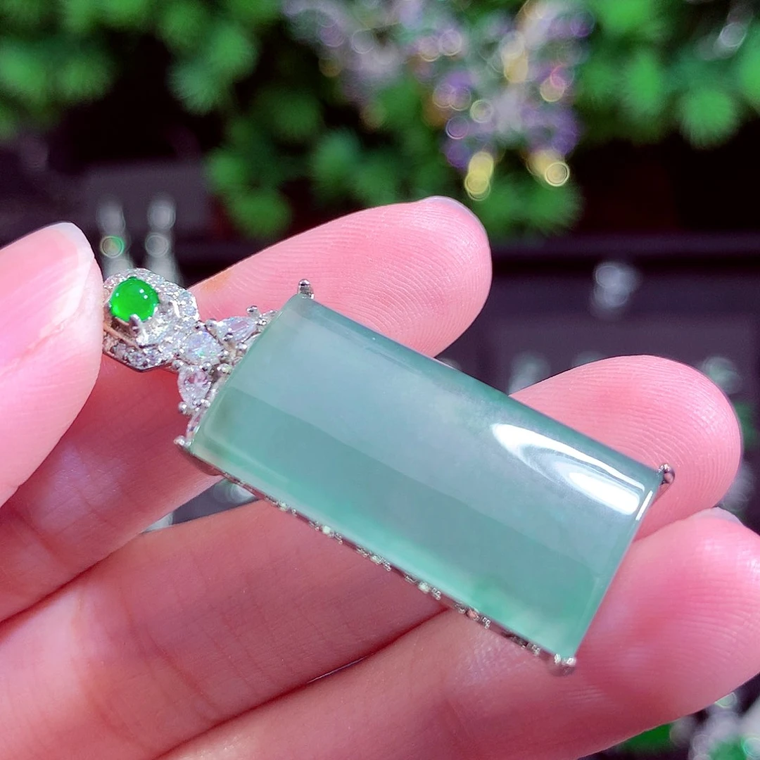 颈饰未镶嵌翡翠天然