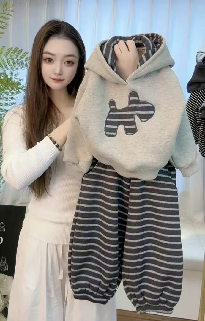 【现货加绒】2025新款条纹小马洋气休闲韩版男女童连帽条纹裤套装
