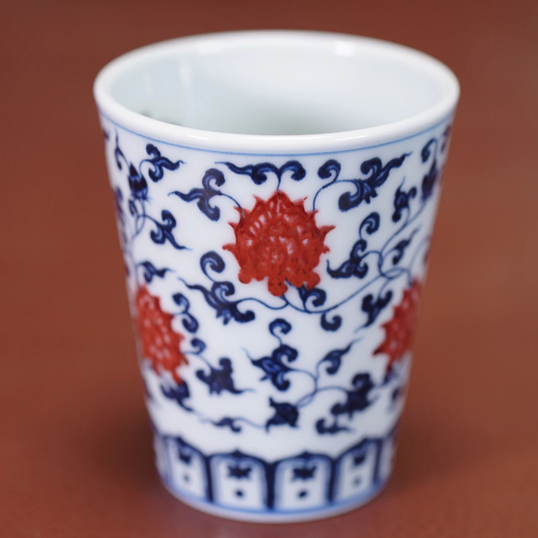 【阳春白雪】-清华釉里红缠枝莲纹可乐杯