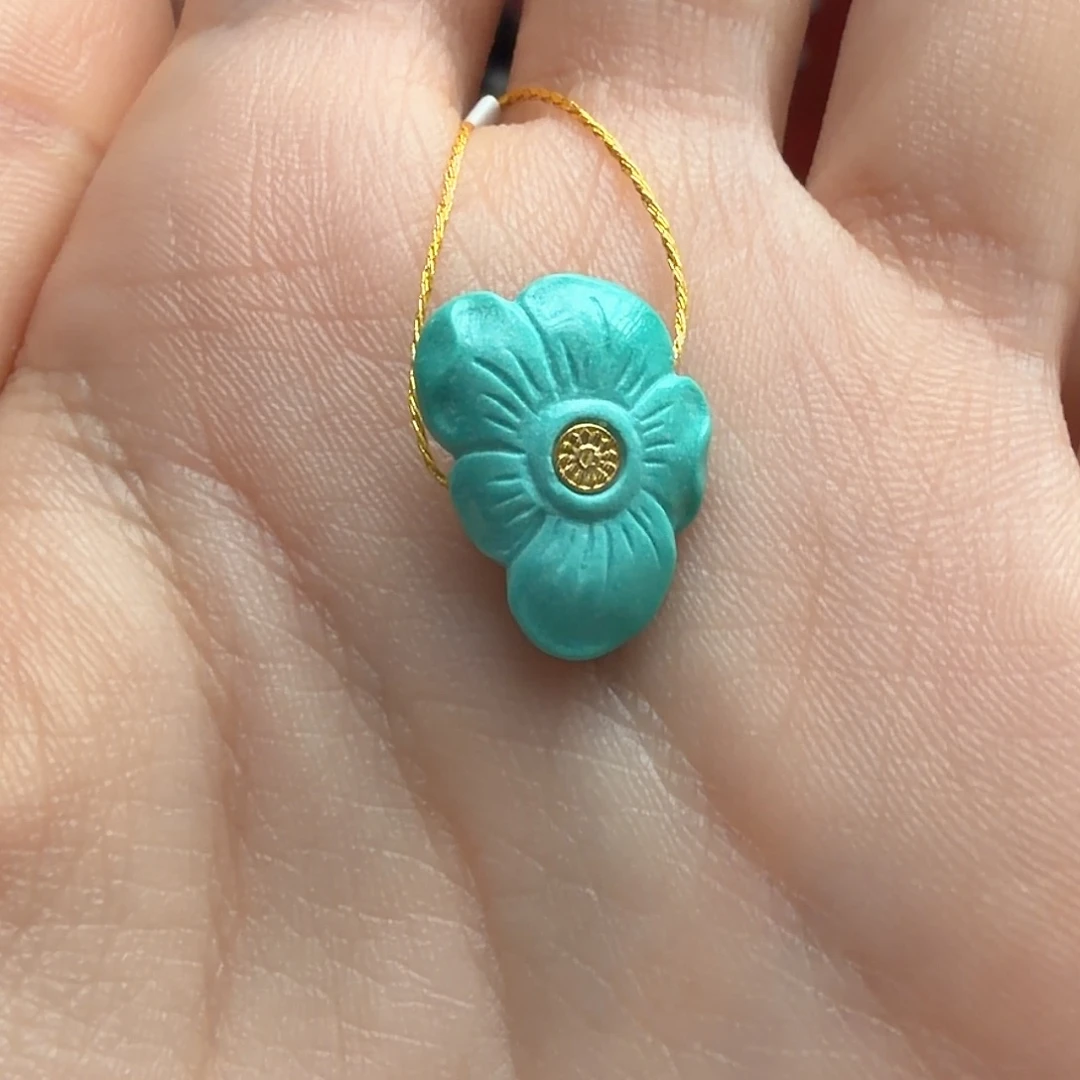 绿松石未镶嵌颈饰