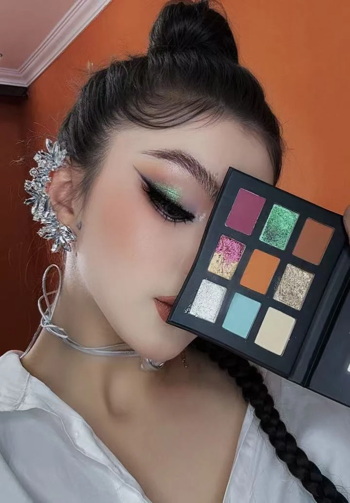 全能眼影盘集高光修容腮红一体流光九色眼影盘