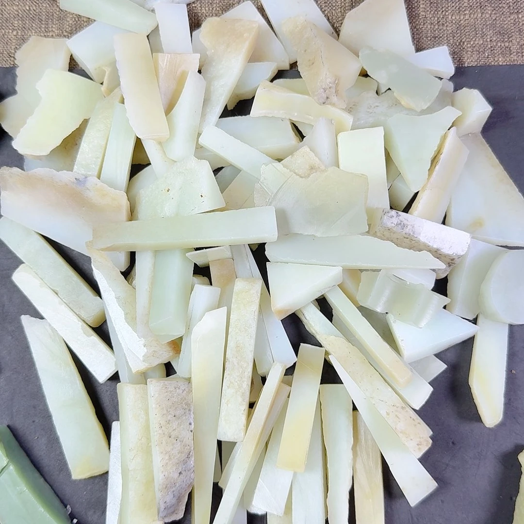 和田玉（糖玉）未镶嵌挂件