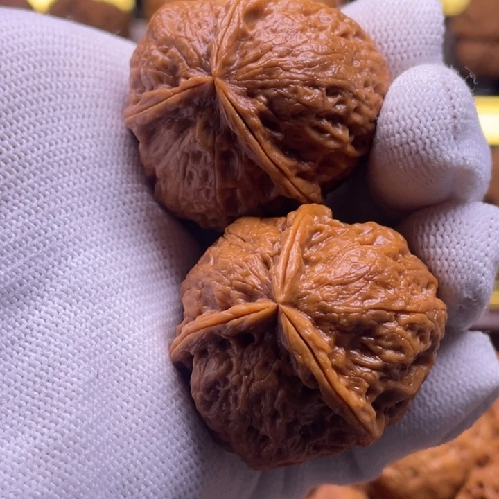 把件文玩核桃虎头奔三棱37尺