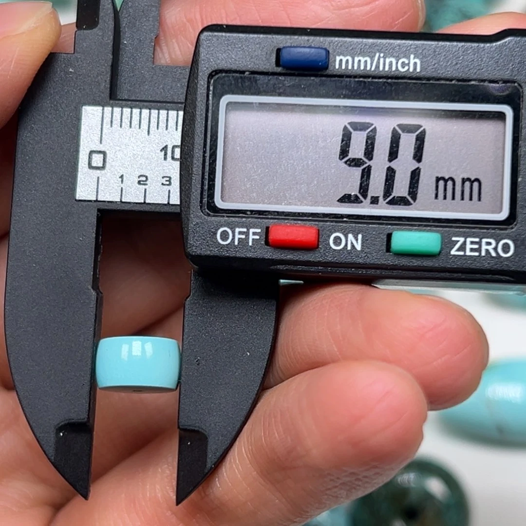 东***绿松石未镶嵌珠宝奇石