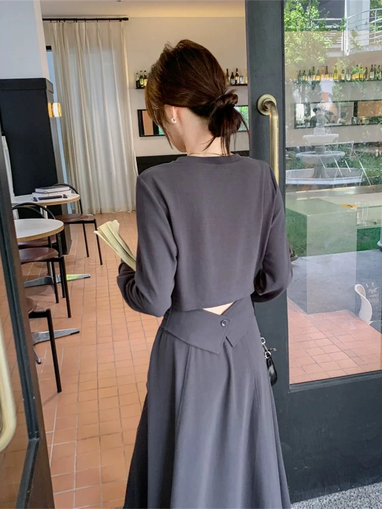 韩系小心机灰色套装裙女春秋高级感后背露腰两件套早秋搭配减龄