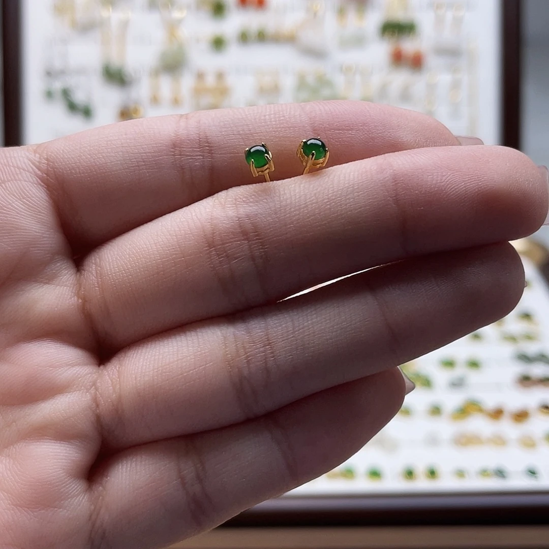 和田玉未镶嵌耳饰