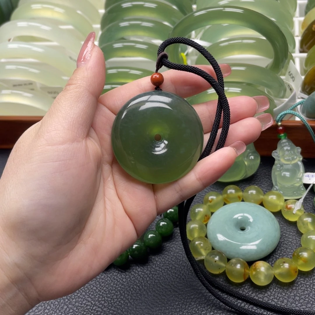 蛇纹石玉手镯未镶嵌传***妹挂件