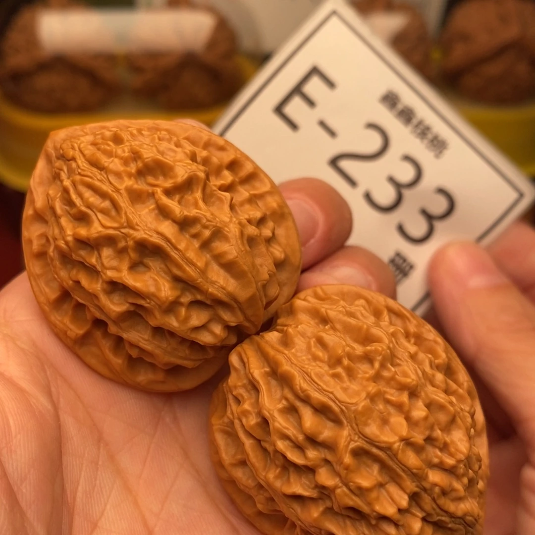 把件文玩核桃金牛37