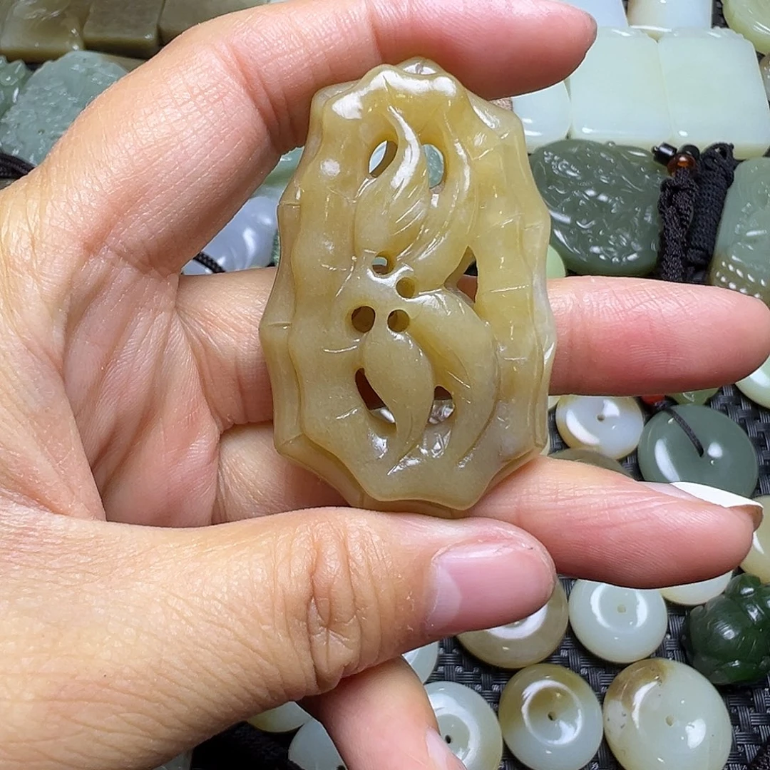 和田玉未镶嵌吊坠(不含链)卡54