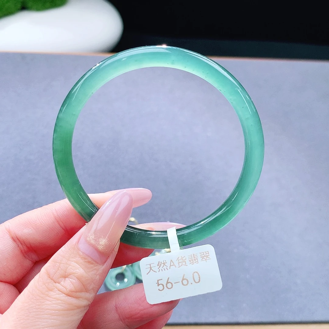 未镶嵌手镯（圆镯）翡翠