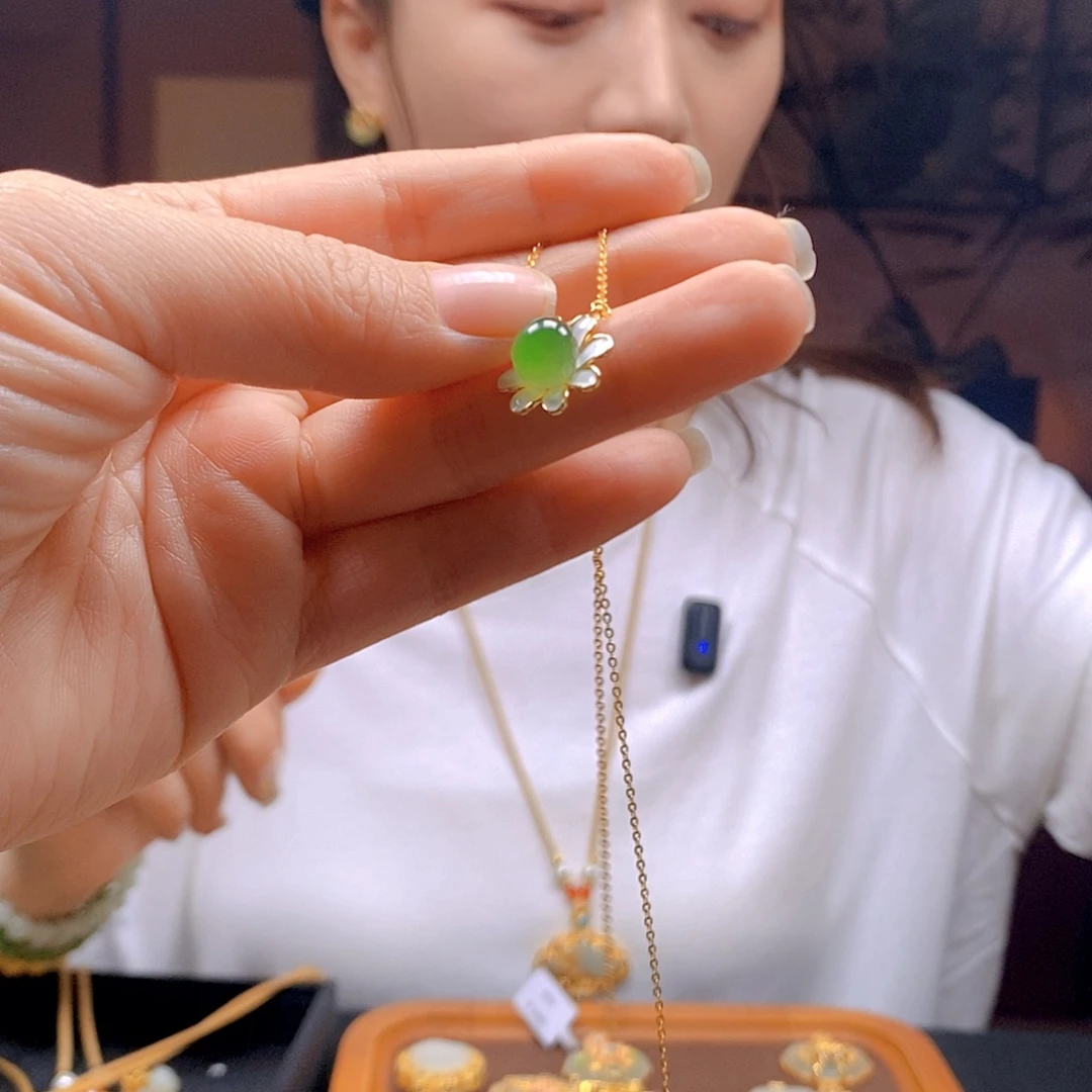 和田玉银S925镶嵌颈饰