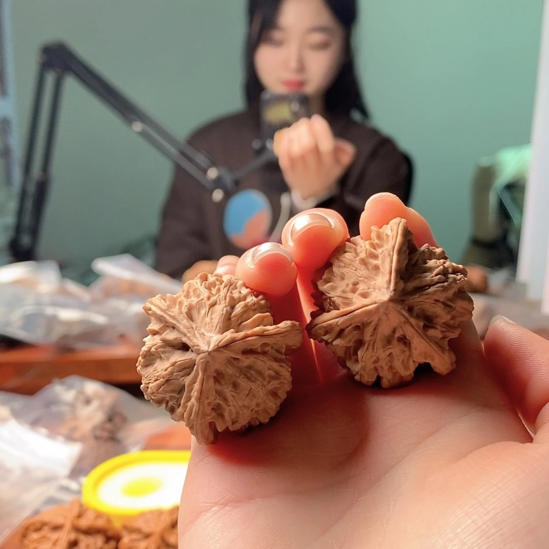 文玩核桃吊坠哎**王三棱