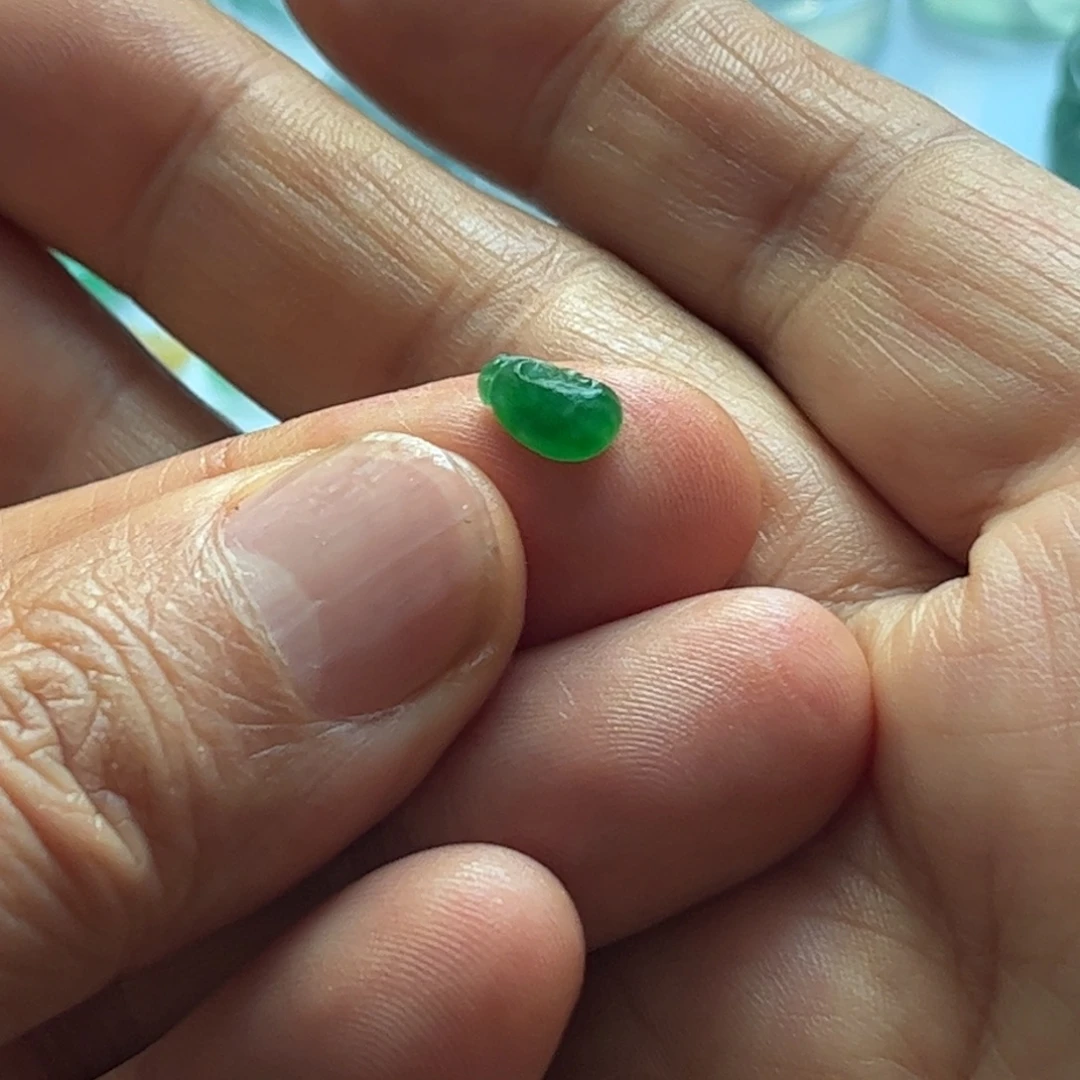 定制翡翠未镶嵌如意