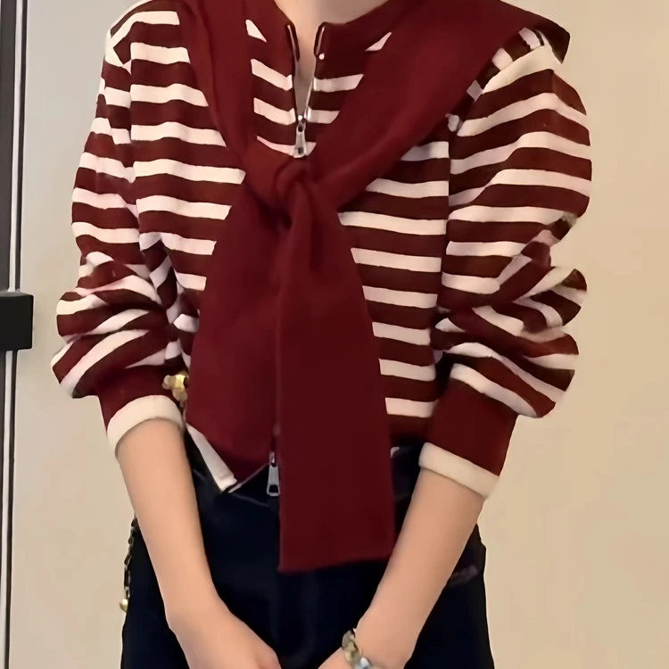 高级设计感条纹连帽披肩针织开衫女2025秋冬新款两件套装毛衣外套