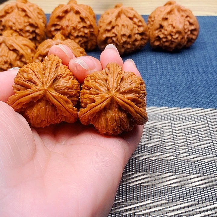 炽***使吊坠文玩核桃三棱