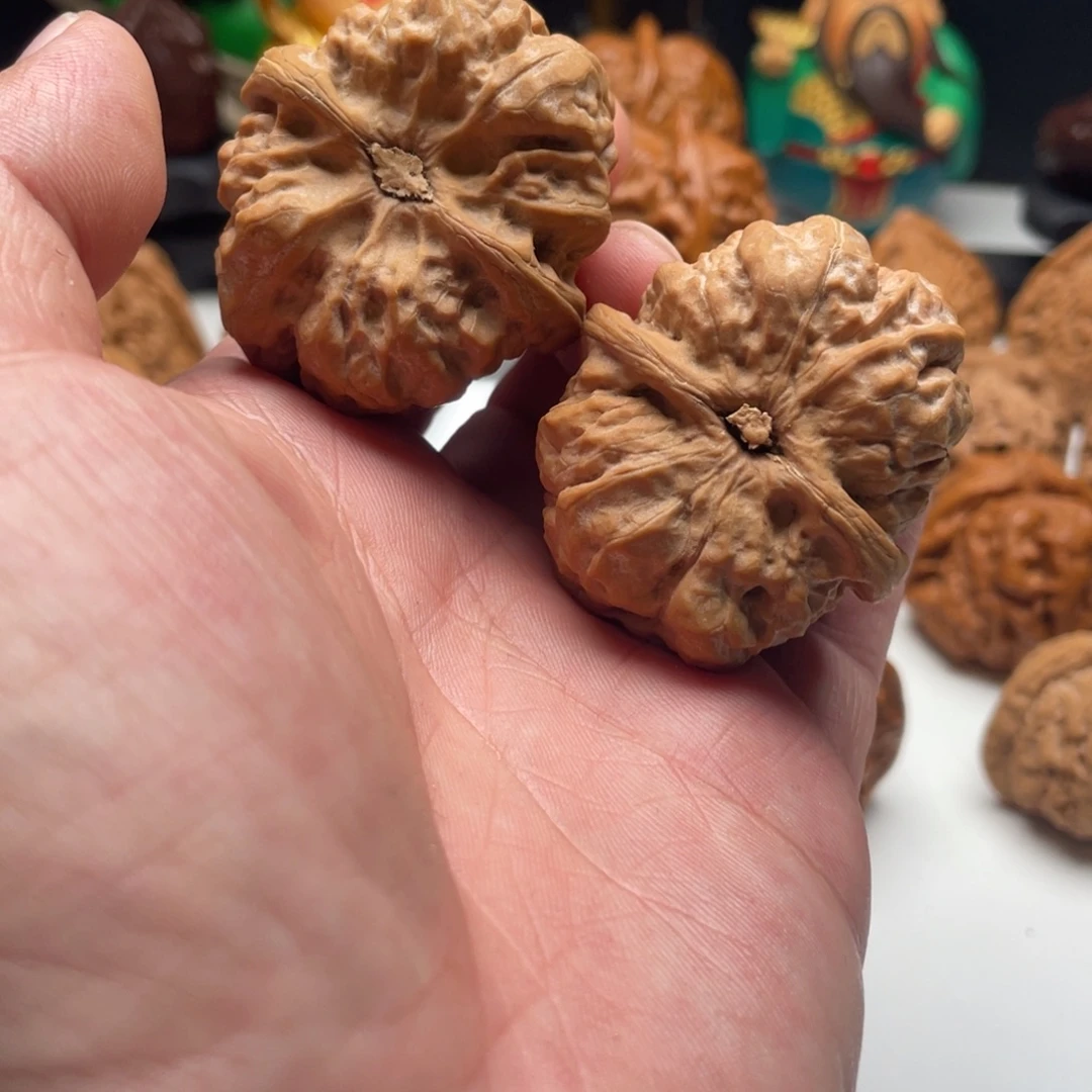 二***军文玩核桃吊坠39蛤蟆头